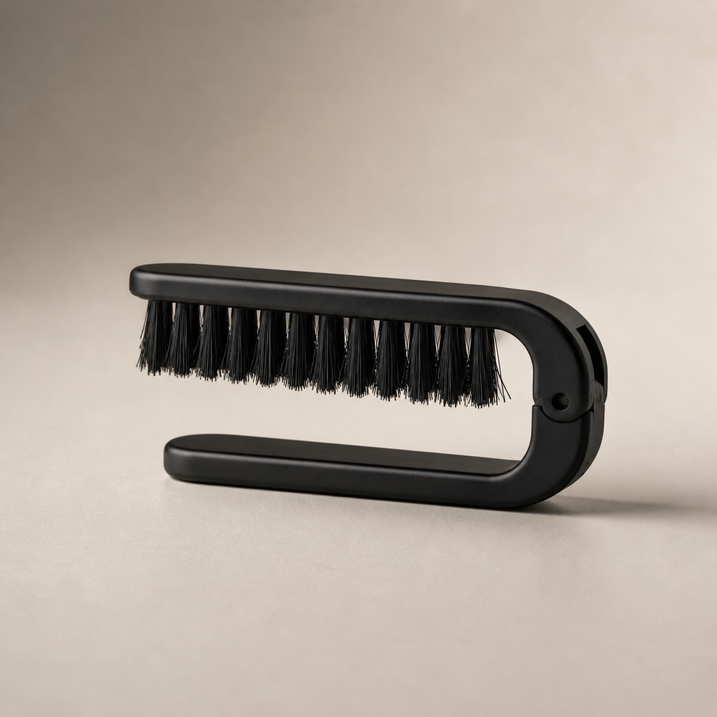 TRAVEL BRUSH