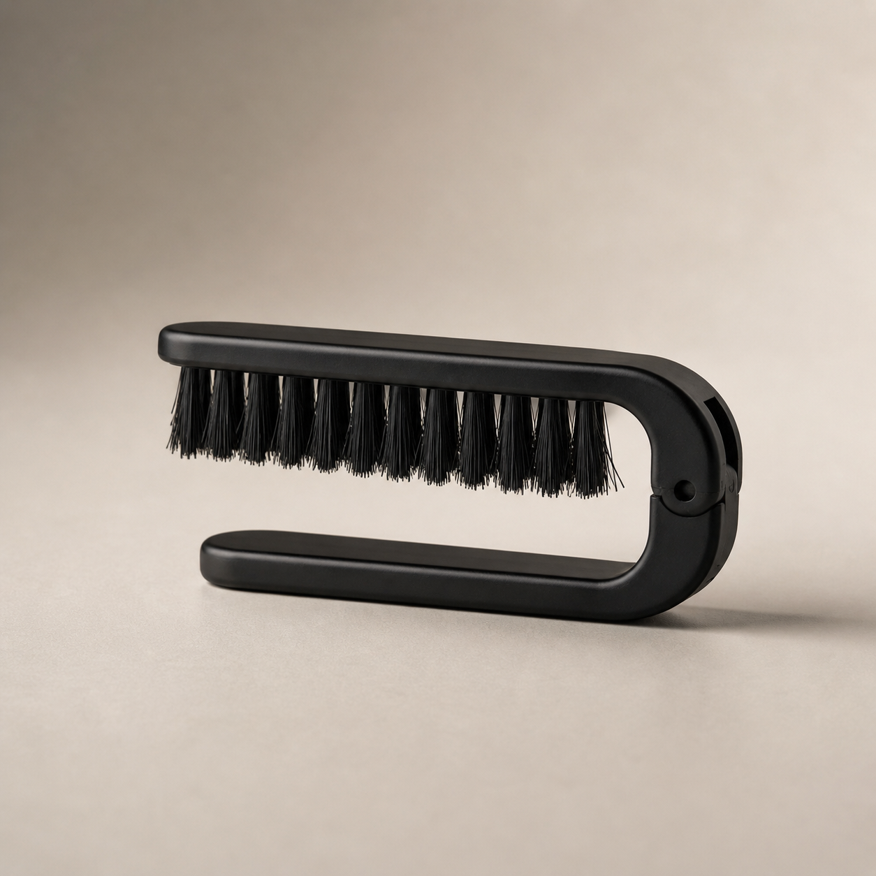 TRAVEL BRUSH