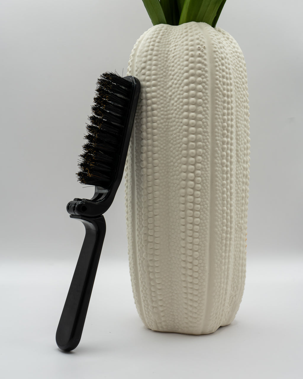 TRAVEL BRUSH