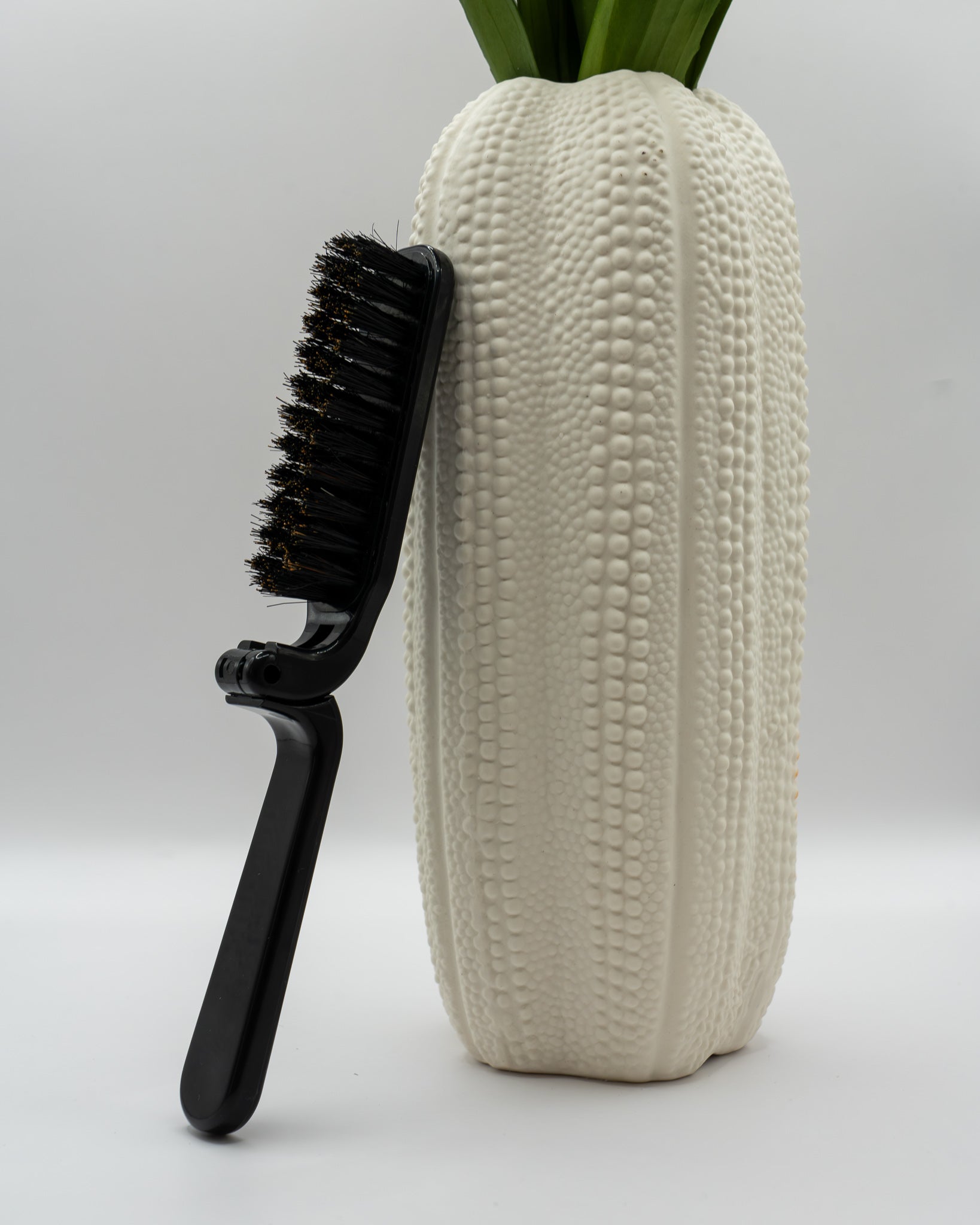TRAVEL BRUSH
